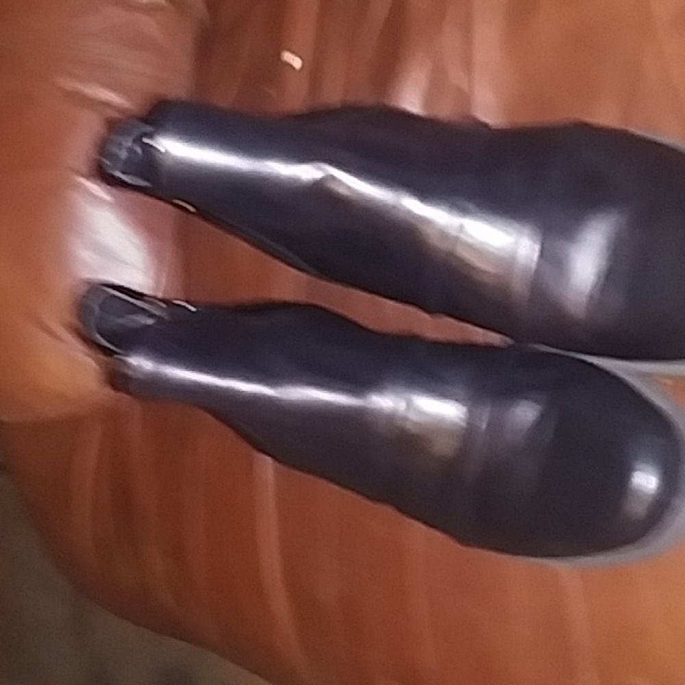 Woman's 6.5 boots